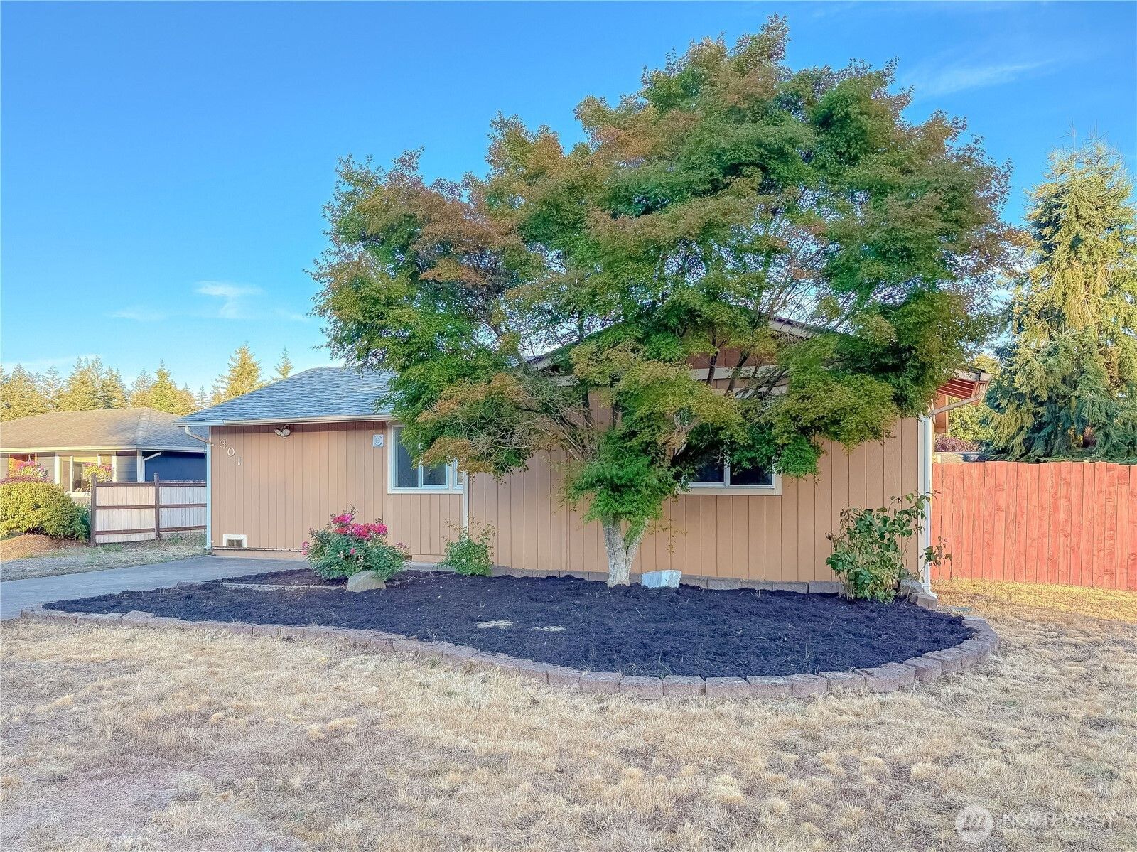 301 Seattle Street E, Rainier, WA 98576