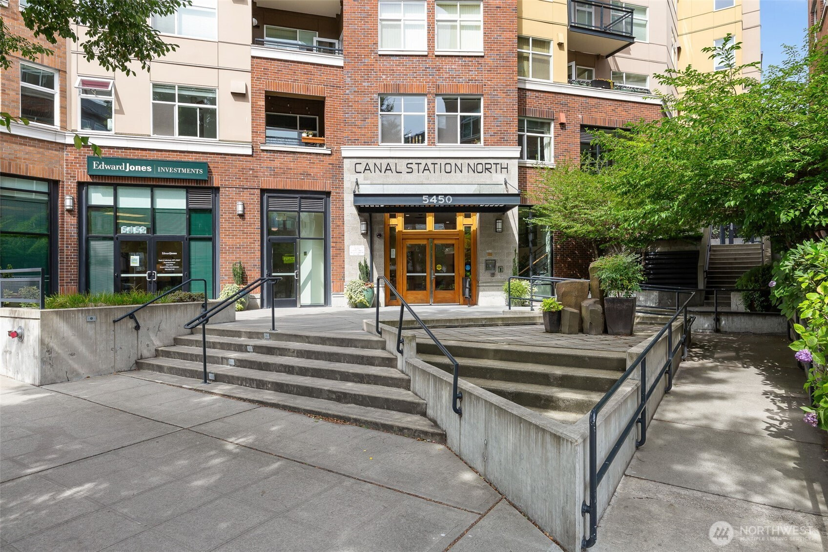 5450 Leary Avenue NW, Seattle, WA 98107