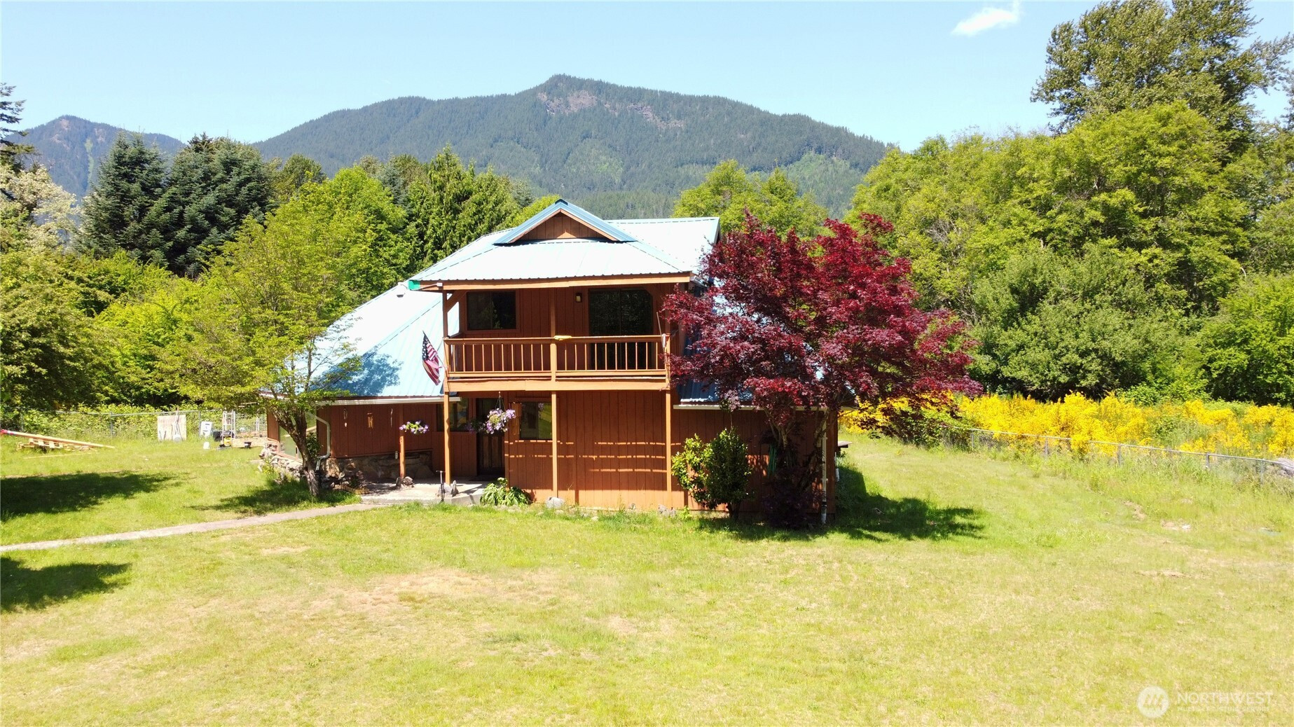 261 Bevin Lake Road, Randle, WA 98377