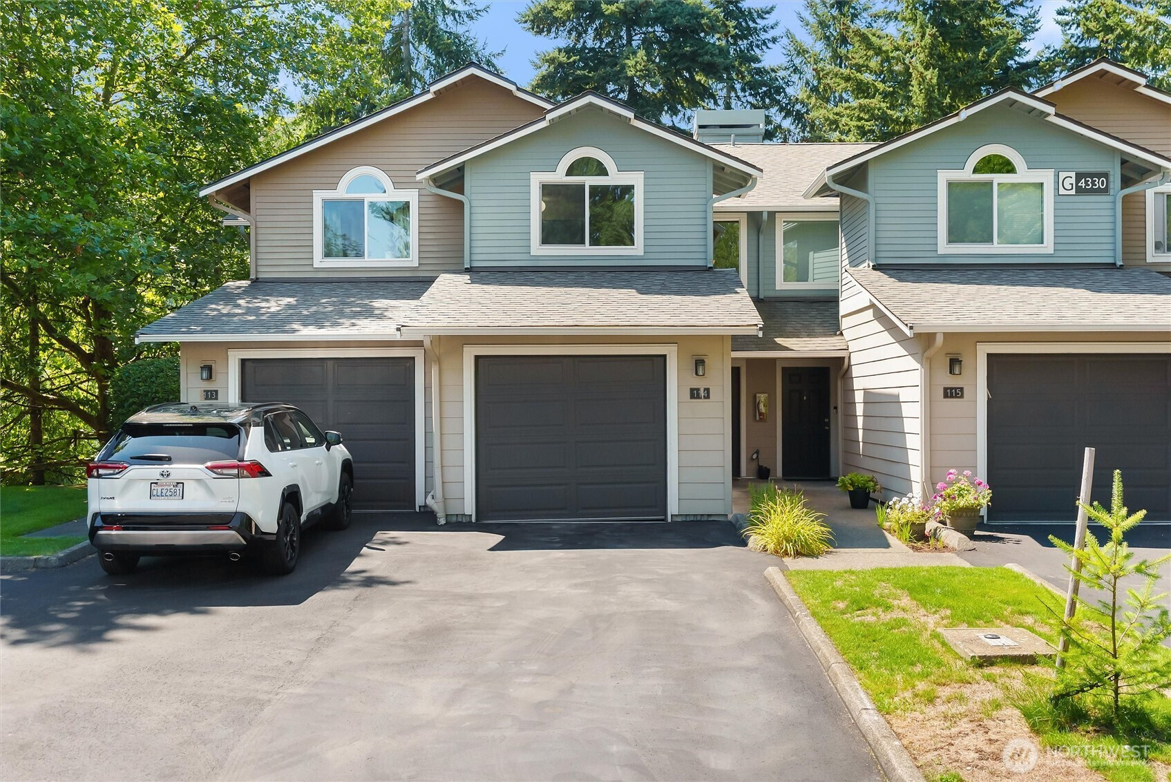 4330 W Lake Sammamish Prkway Parkway SE, Issaquah, WA 98027