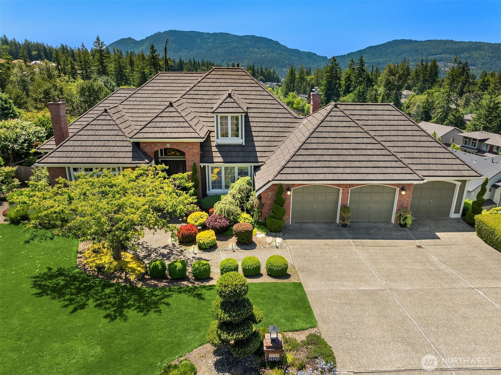 23211 SE 47 Way, Sammamish, WA 98075