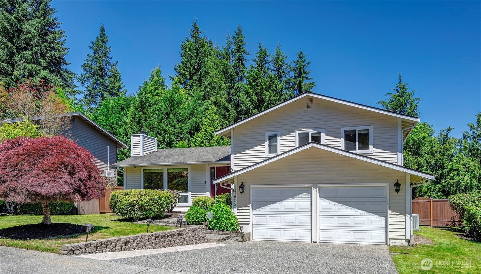 17602 NE 33rd Place NE, Redmond, WA 98052