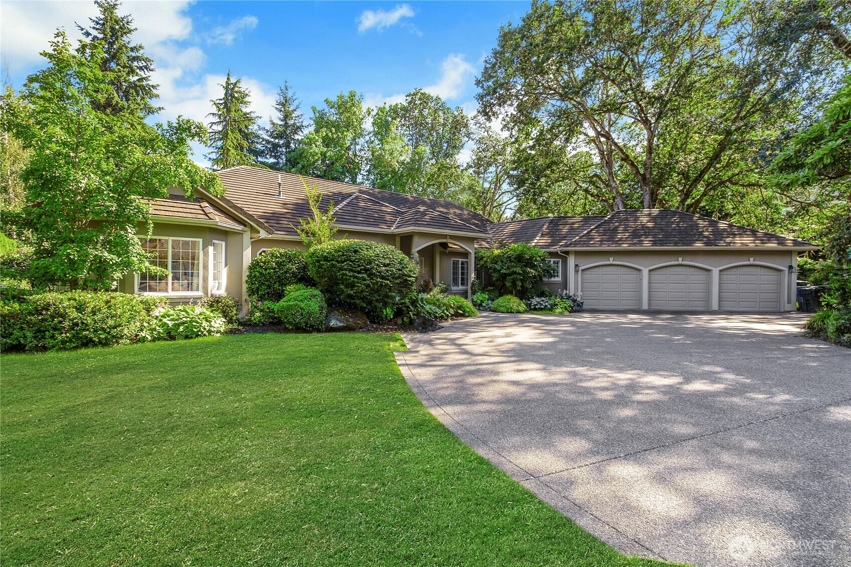75 Country Club Circle SW, Lakewood, WA 98498