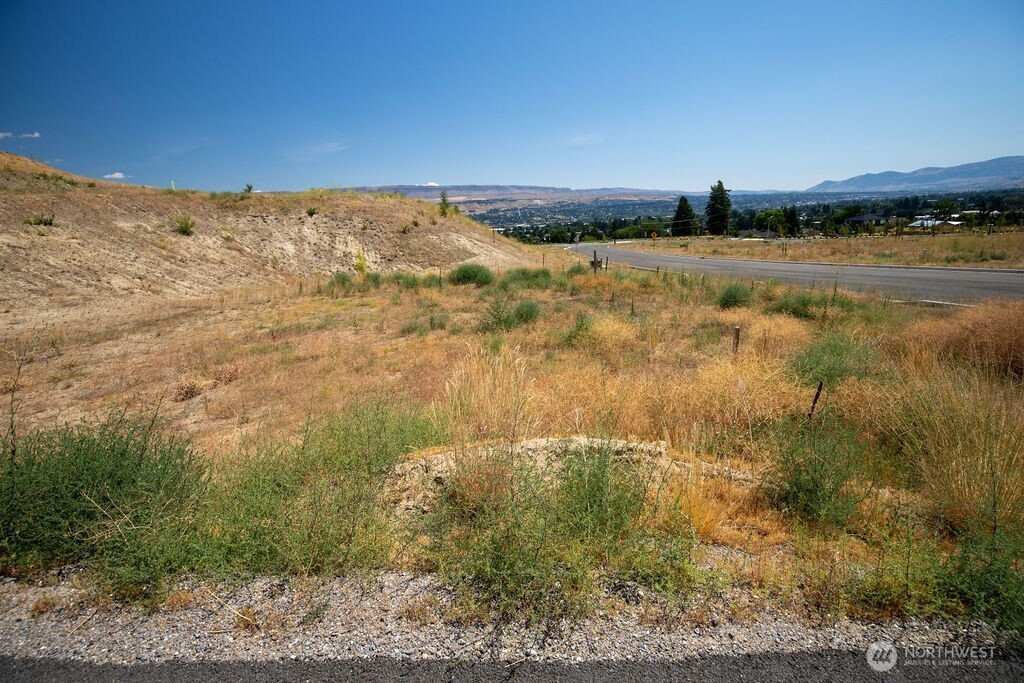 0 Lot 6 Ridgefield Way, Wenatchee, WA 98801