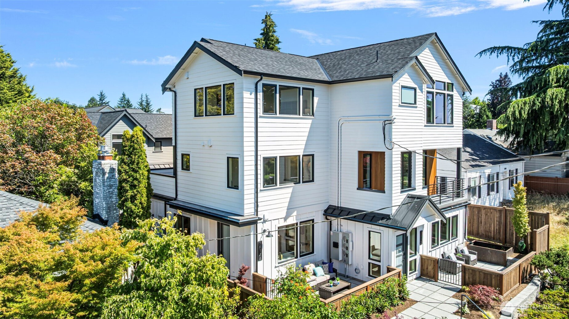 3812 31st Avenue W, Seattle, WA 98199