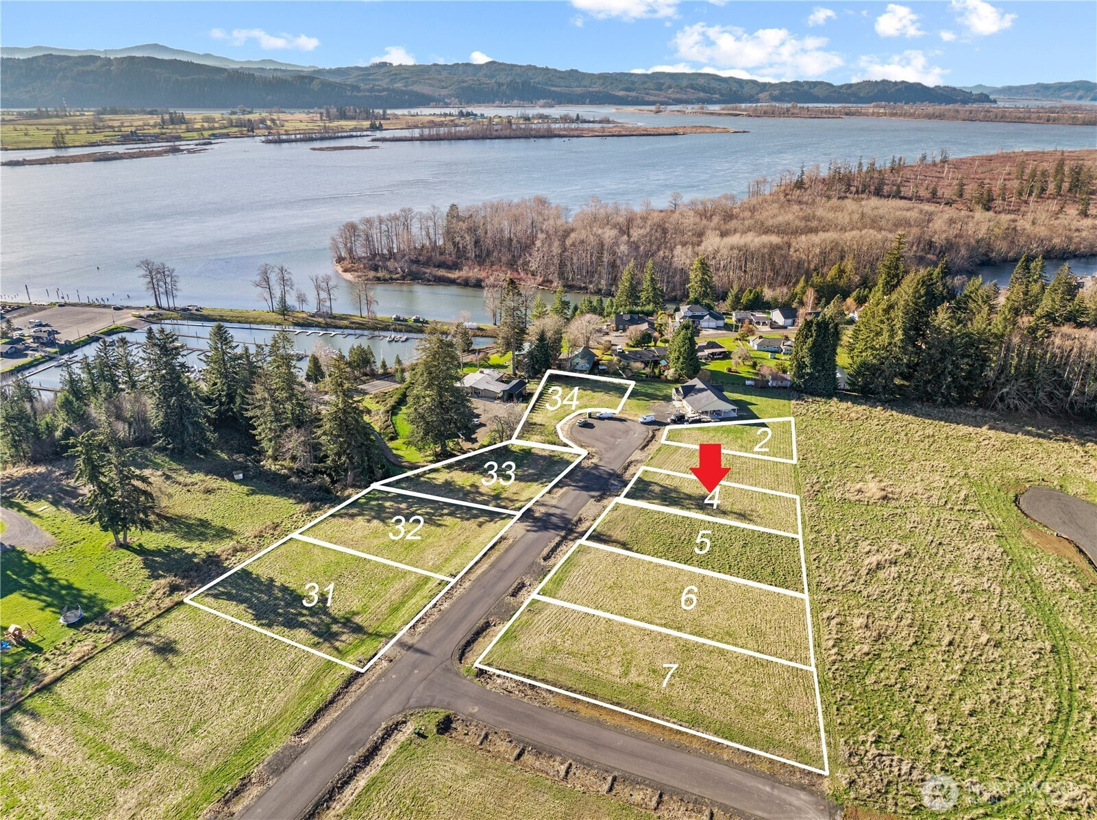 48 Sunnyfield Drive, Cathlamet, WA 98612