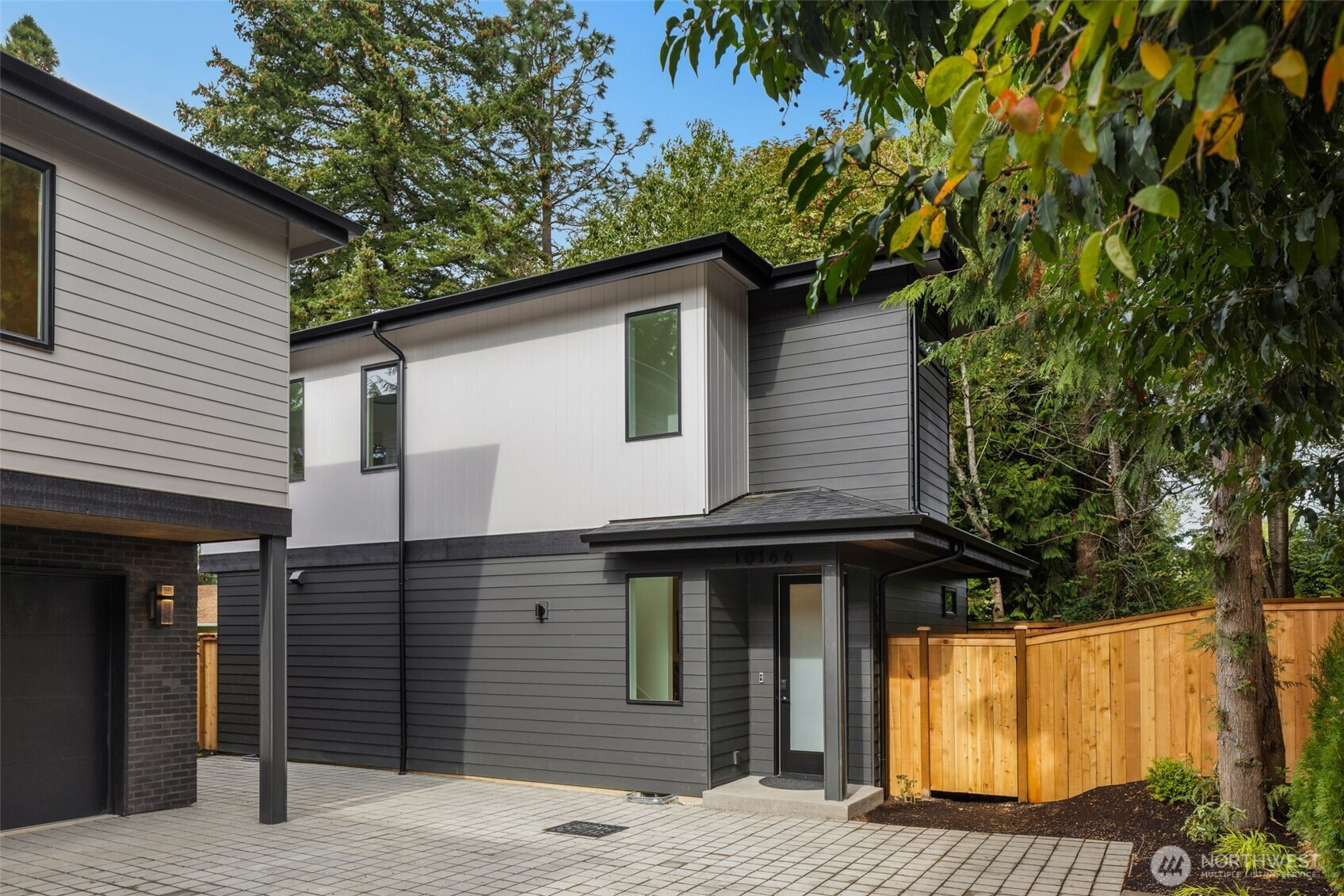 10166 NE 113th Place, Kirkland, WA 98033