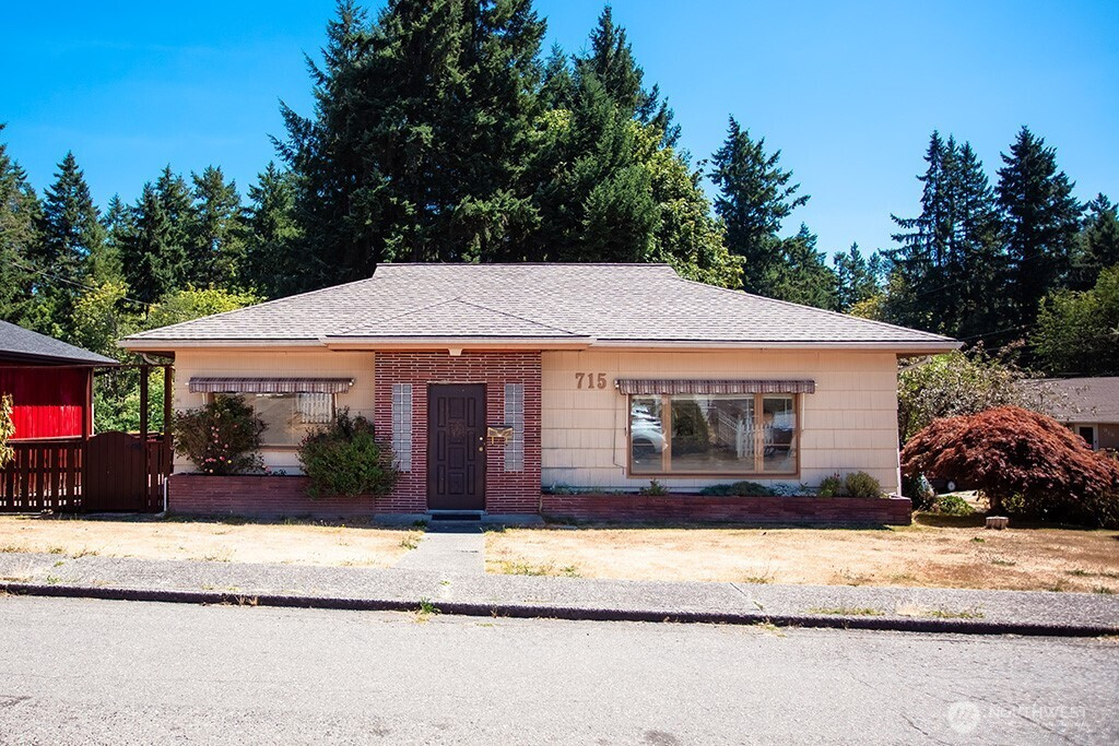 715 Harrison Avenue, Port Orchard, WA 98366