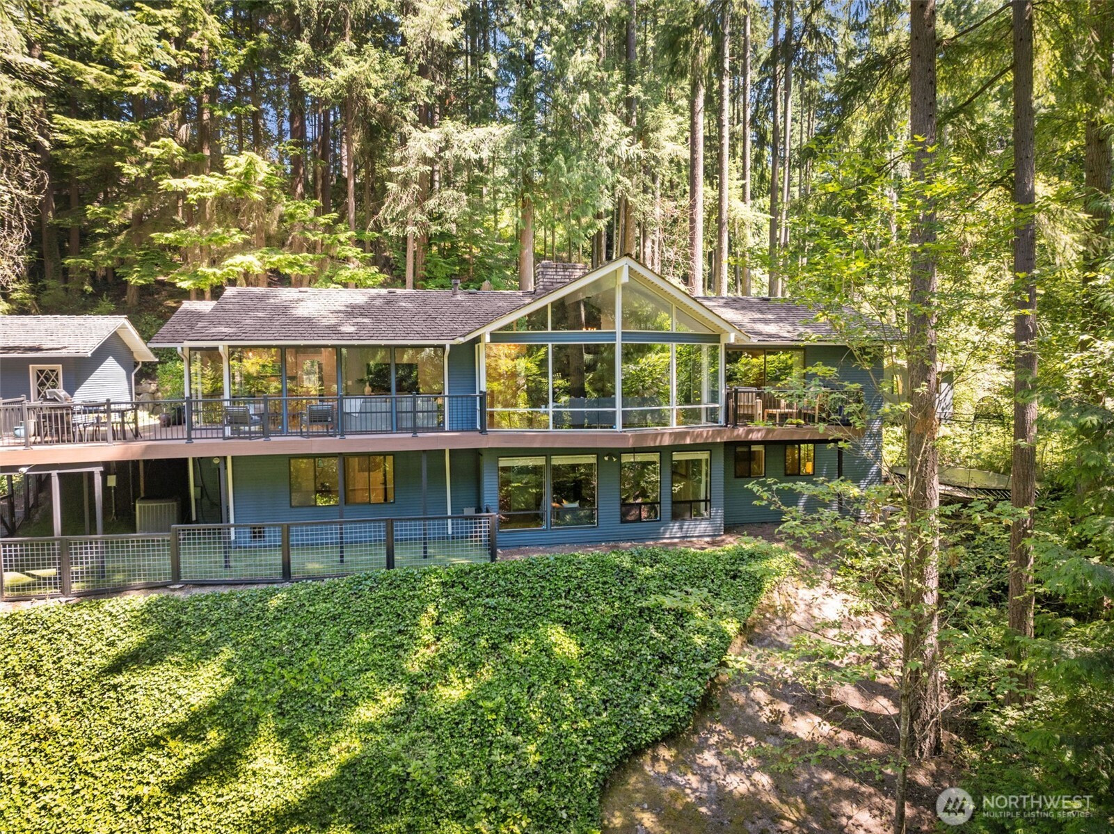 3718 130th Avenue NE, Bellevue, WA 98005
