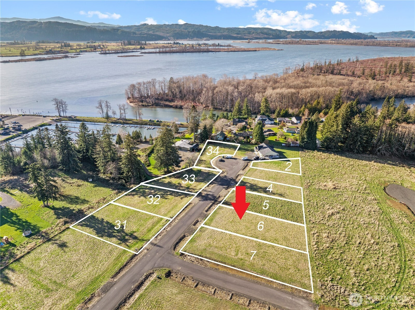 40 Sunnyfield Drive, Cathlamet, WA 98612