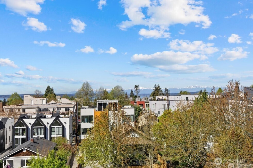 6032 42nd Avenue SW, Seattle, WA 98136