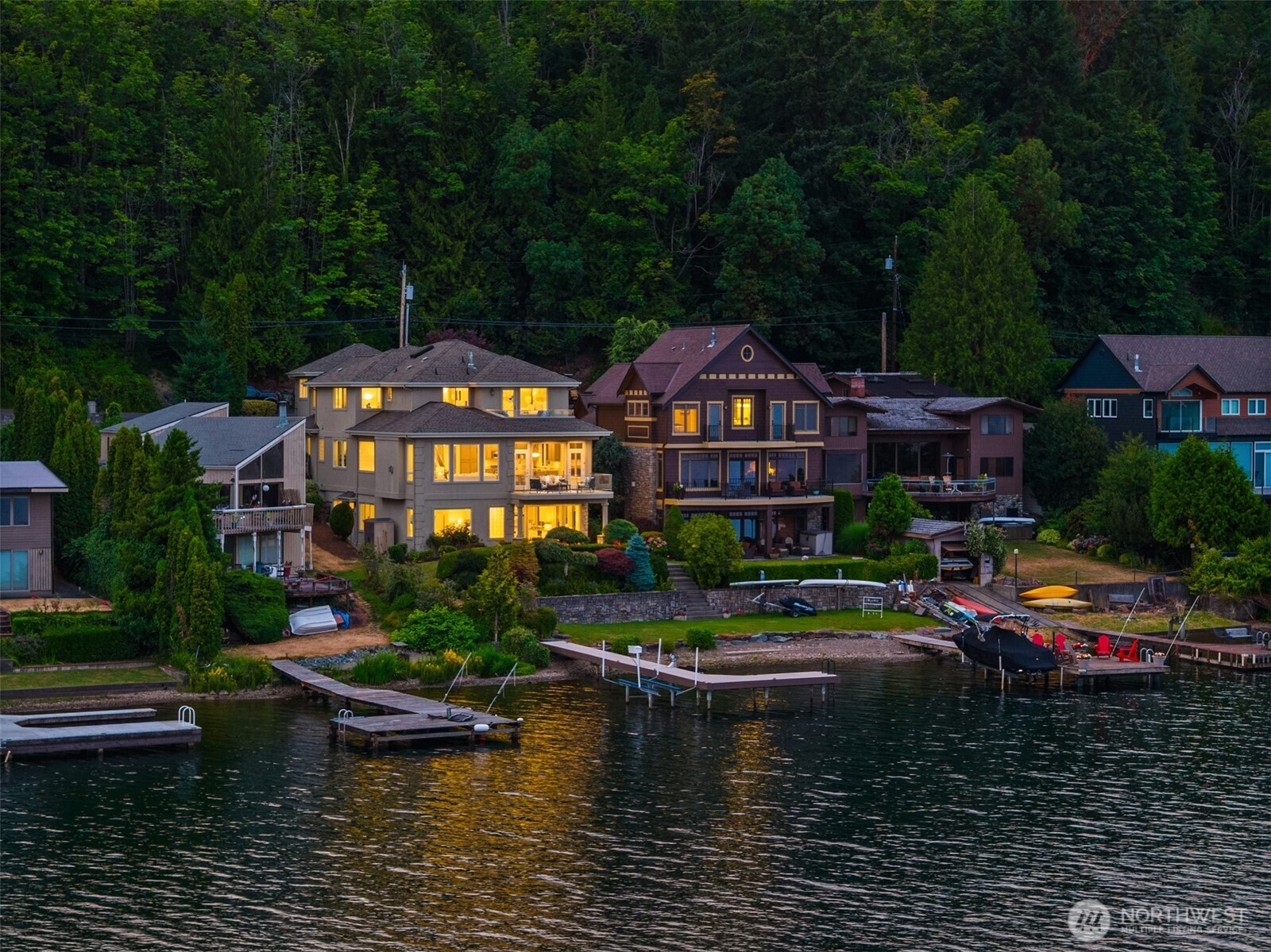 830 W Lake Sammamish Parkway NE, Bellevue, WA 98008