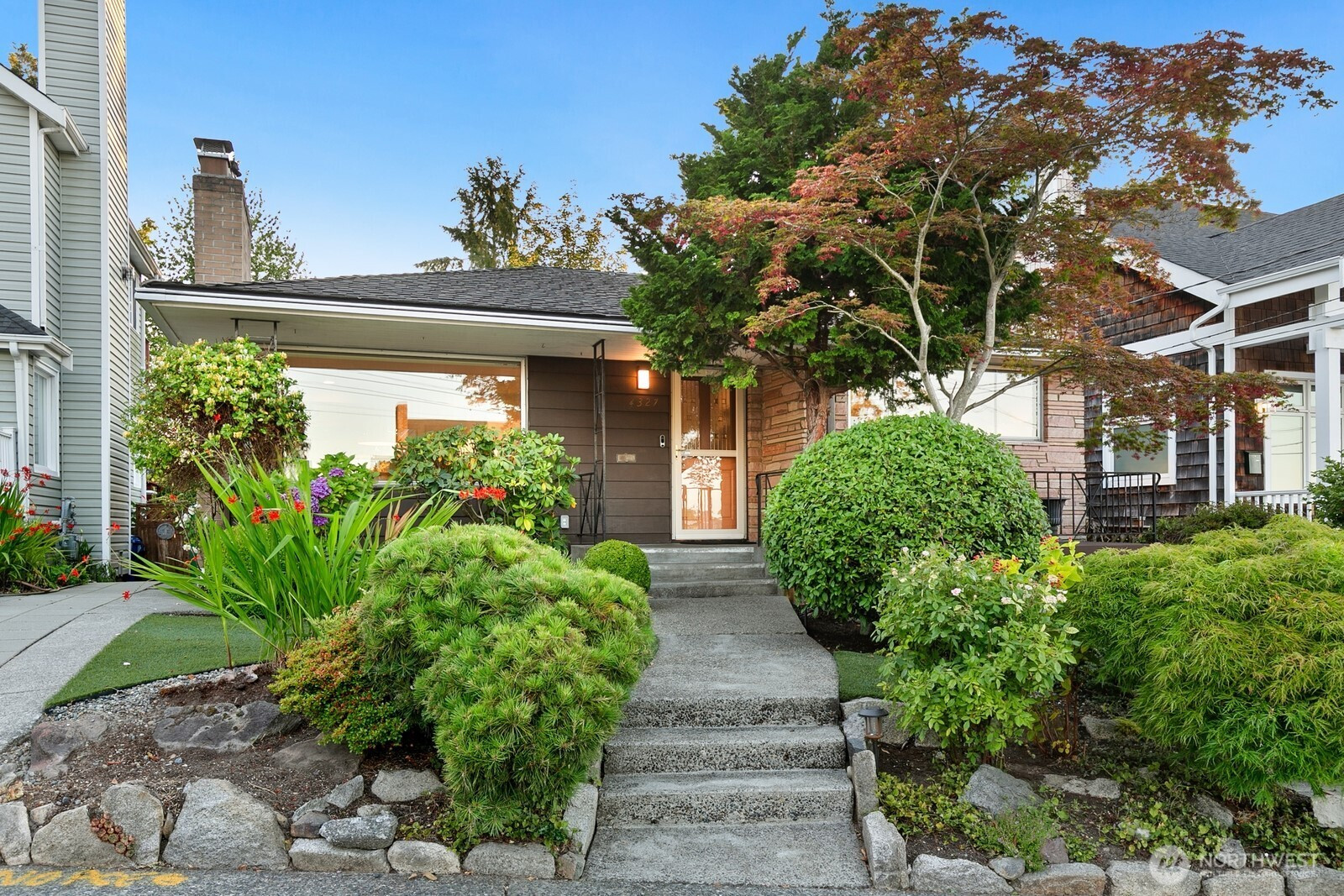 4327 30th Avenue W, Seattle, WA 98199