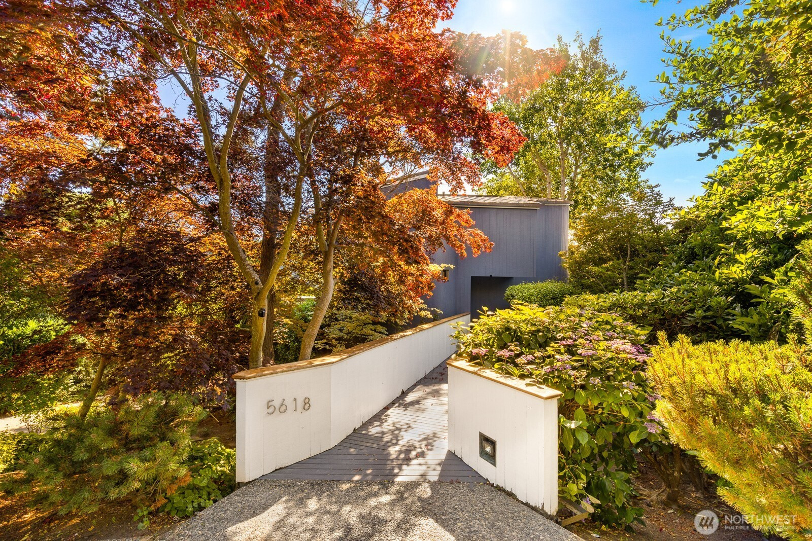 5618 Seaview Avenue NW, Seattle, WA 98107