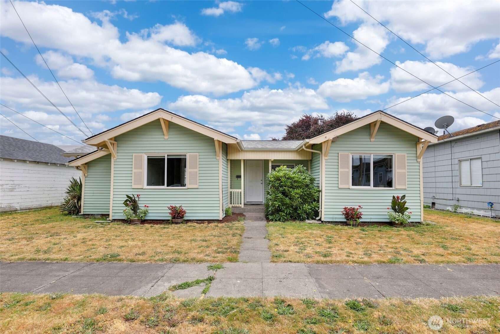 708 S 3rd Avenue, Kelso, WA 98626