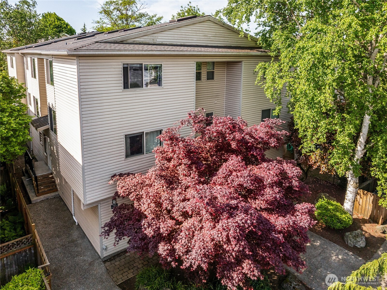 715 N 95th Street, Seattle, WA 98103