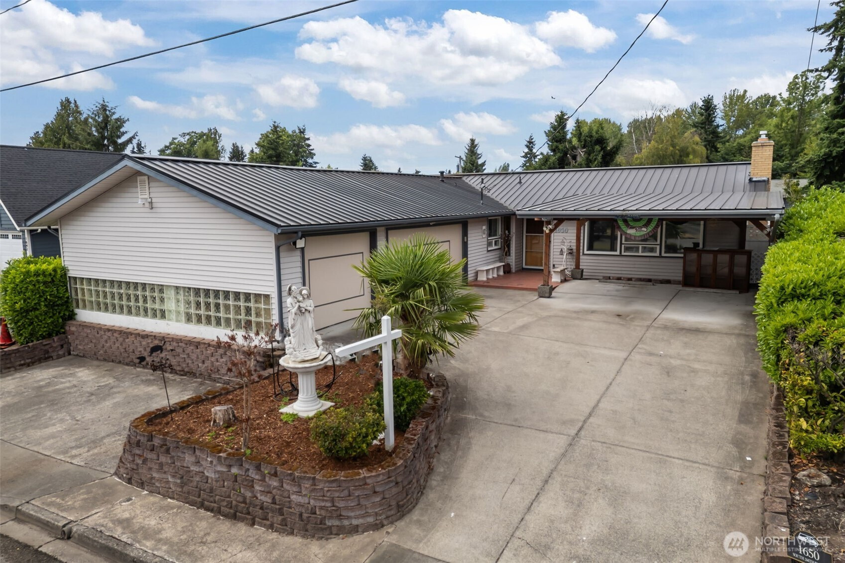 1650 S 244th Place, Des Moines, WA 98198