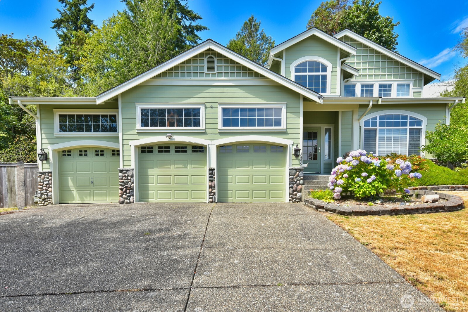 3455 NE Shore Cliff Street, Bremerton, WA 98311