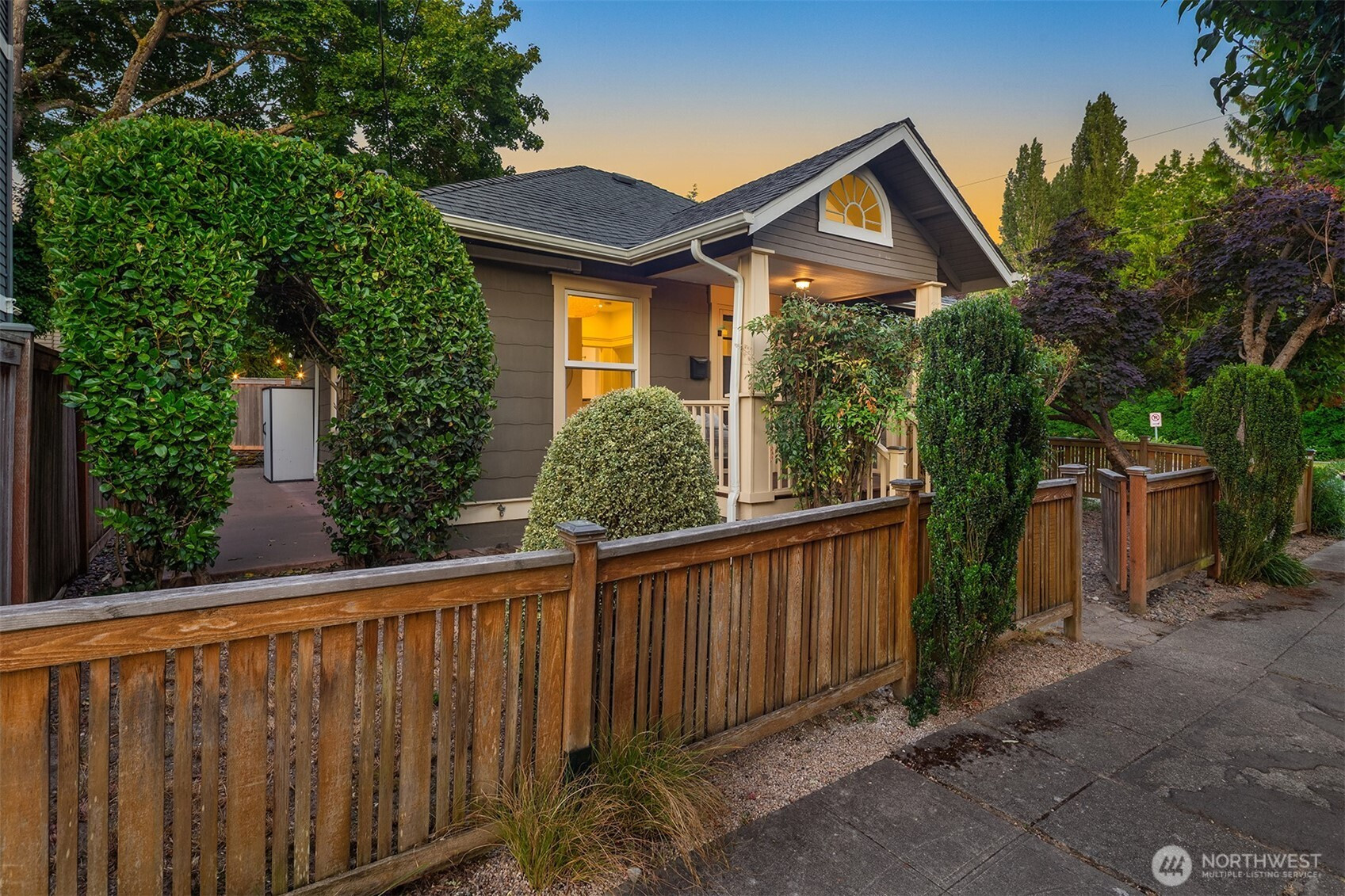 402 31st Avenue E, Seattle, WA 98112