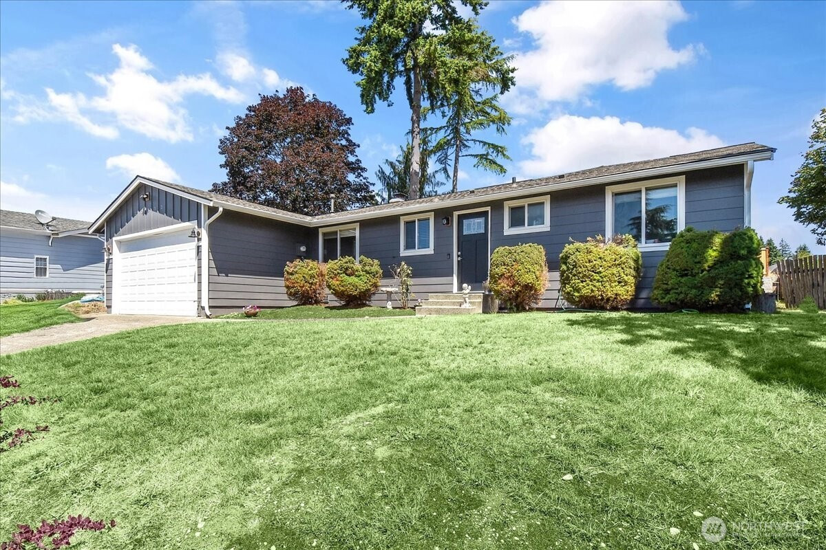 30332 10th Avenue S, Federal Way, WA 98003