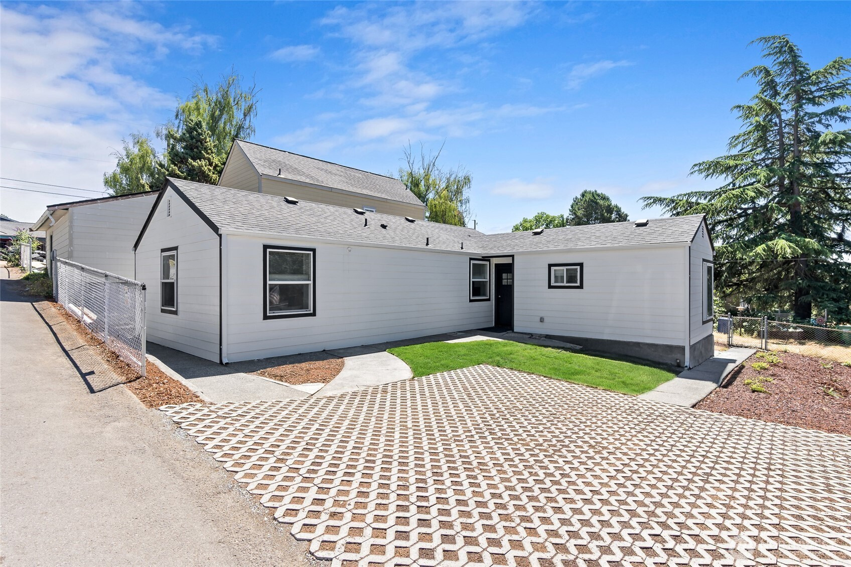 9237 36th Avenue S, Seattle, WA 98118