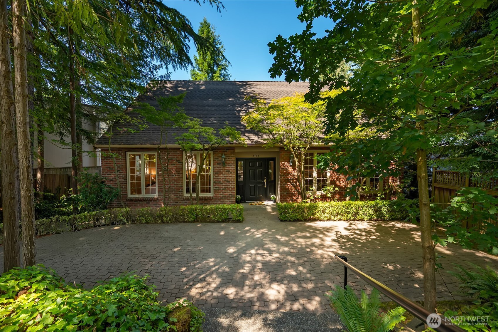 3764 W Commodore Way, Seattle, WA 98199