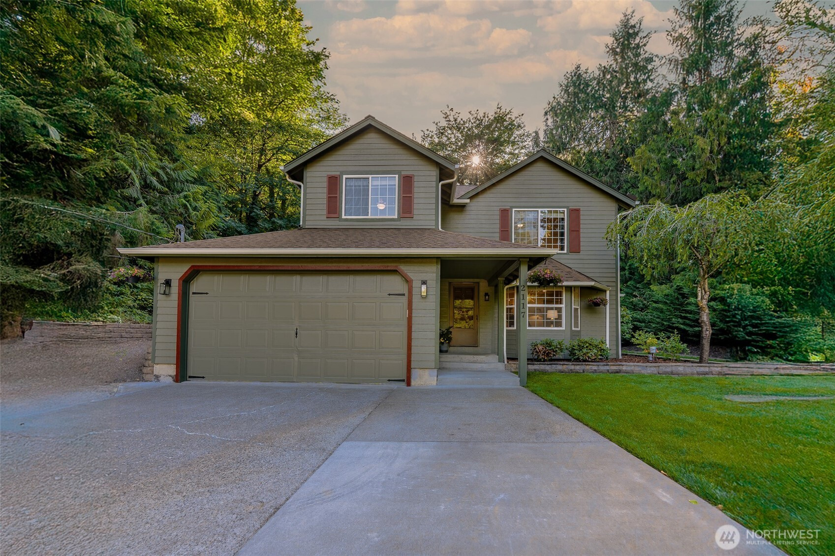 2117 Woodland Creek Street NE, Olympia, WA 98516