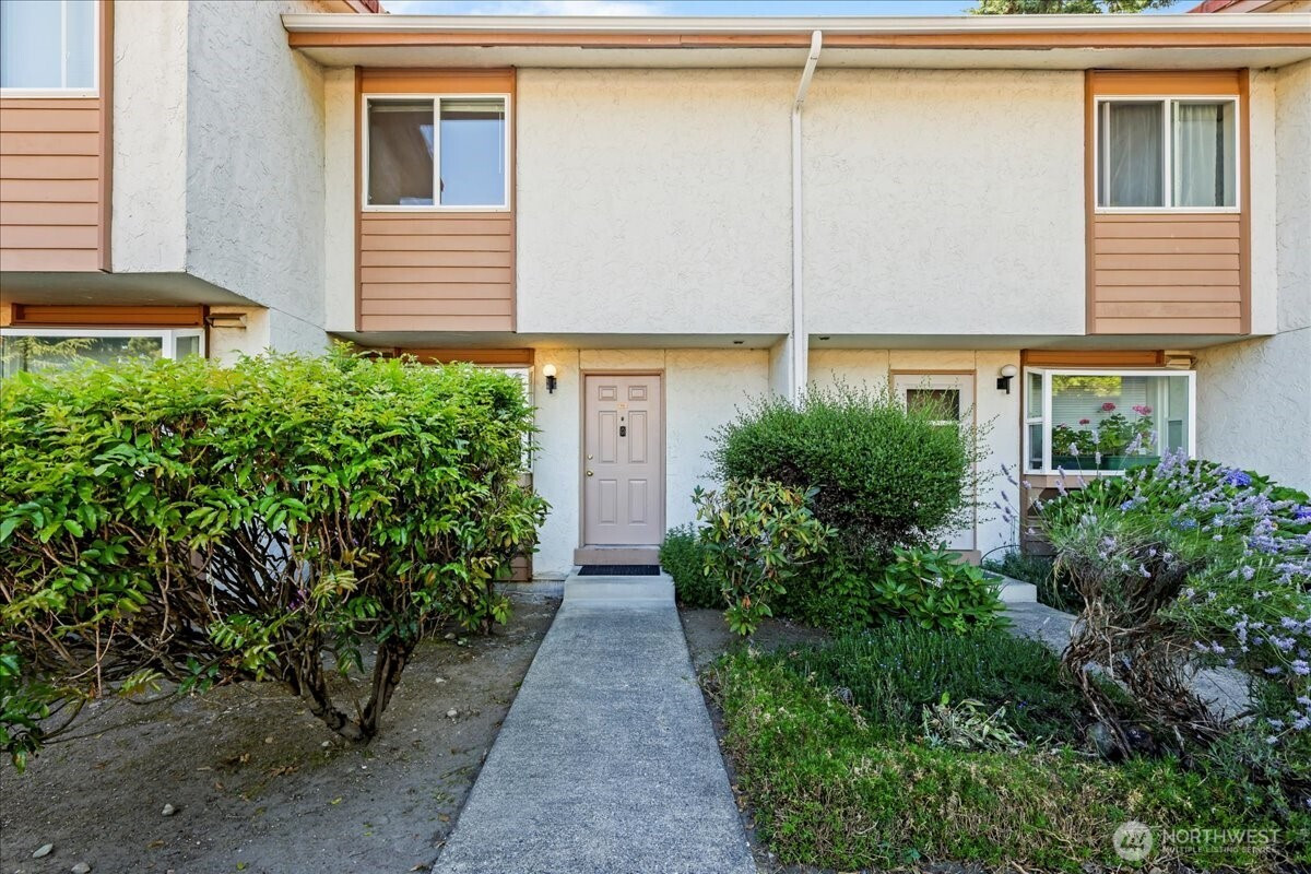 12828 SE 41st Lane, Bellevue, WA 98006