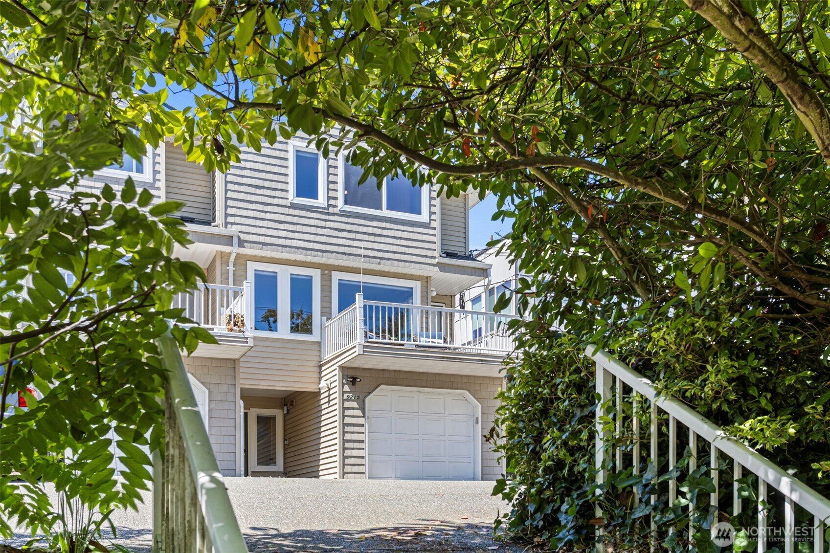 9215 Linden Avenue N, Seattle, WA 98103