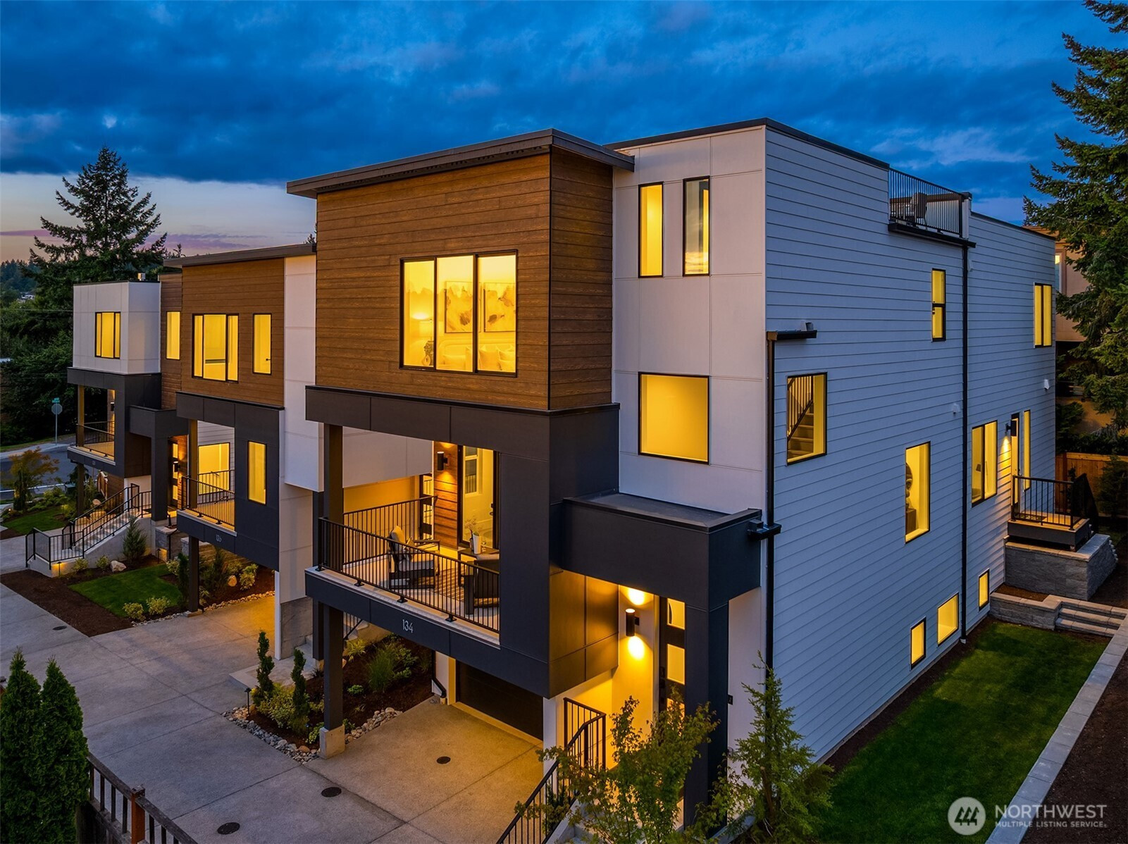 134 8th Court, Kirkland, WA 98033