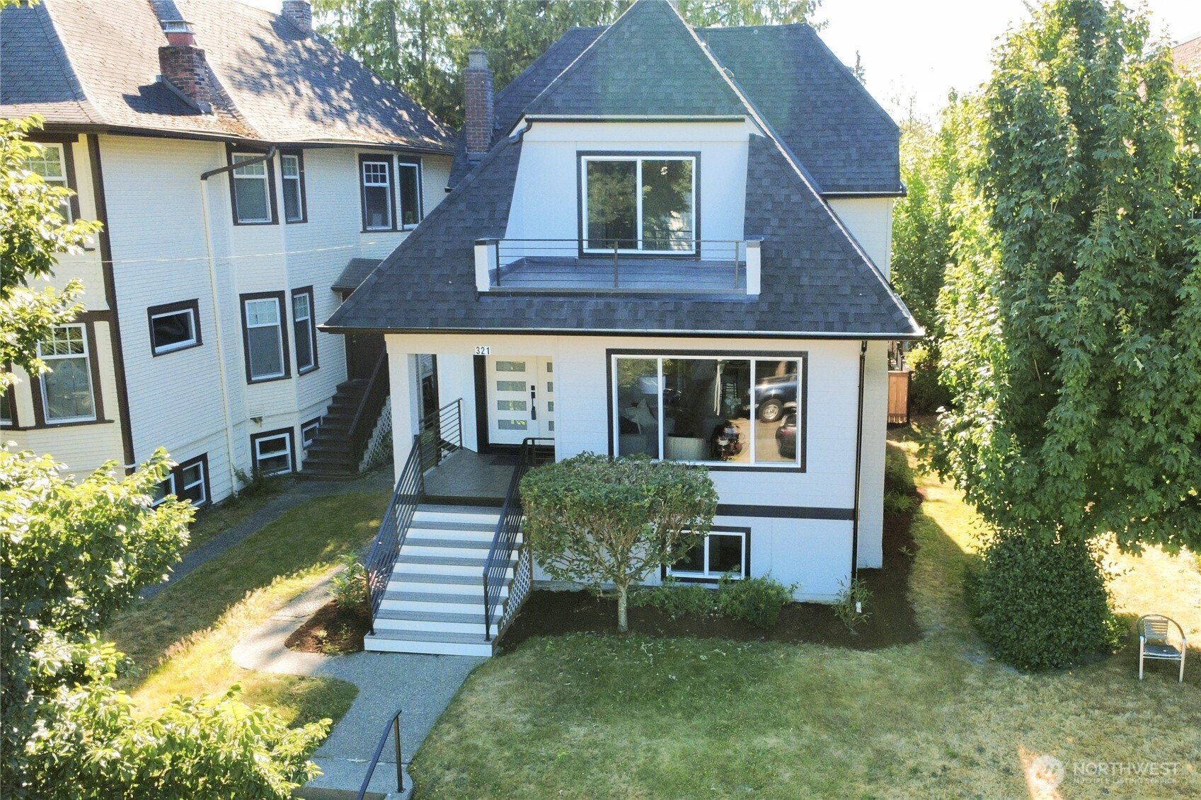 321 17th Avenue E, Seattle, WA 98112
