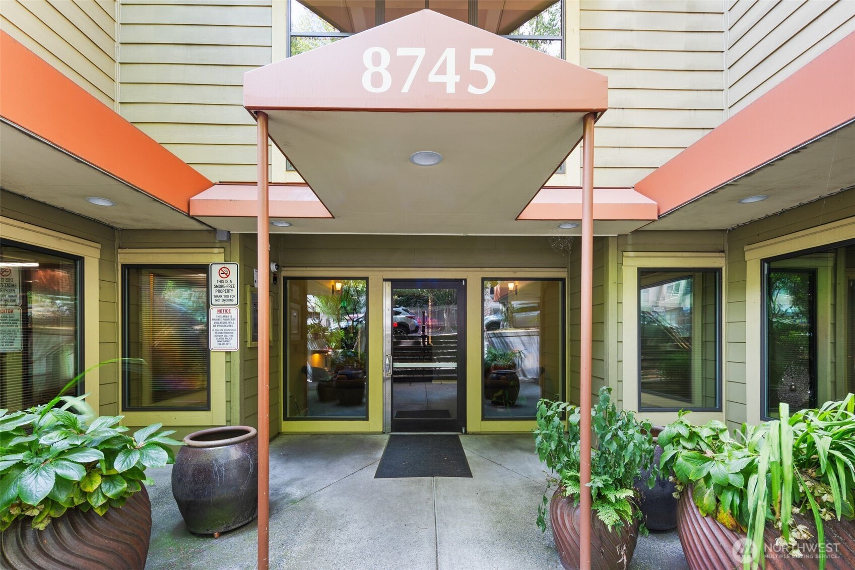 8745 Greenwood Avenue N, Seattle, WA 98103