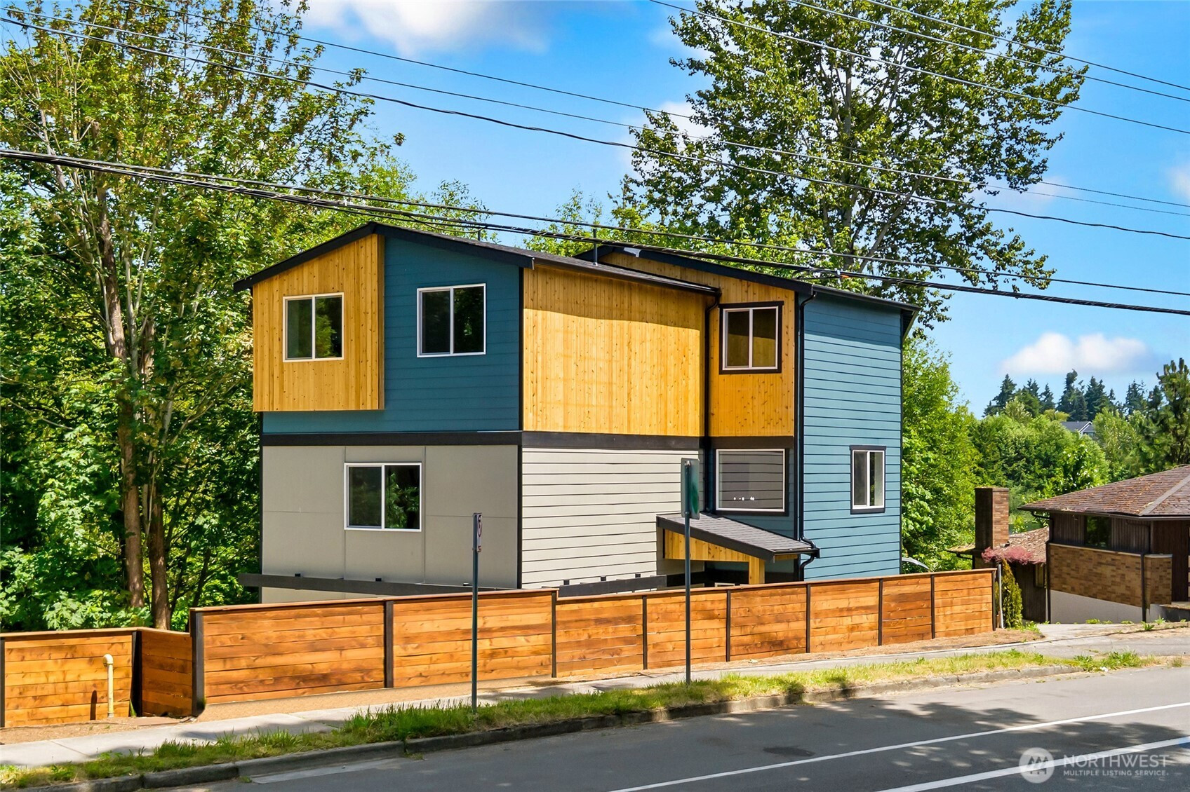 5732 Halls Lake Way, Lynnwood, WA 98036
