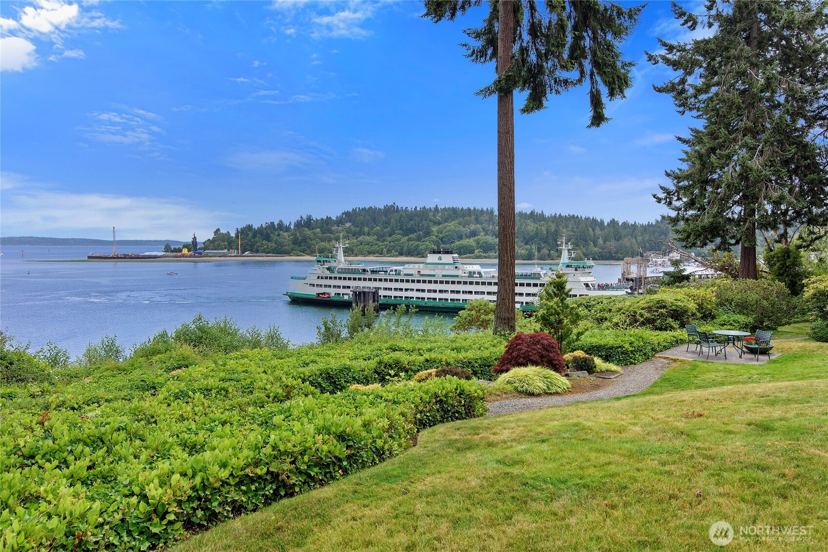 965 Winslow Way E, Bainbridge Island, WA 98110