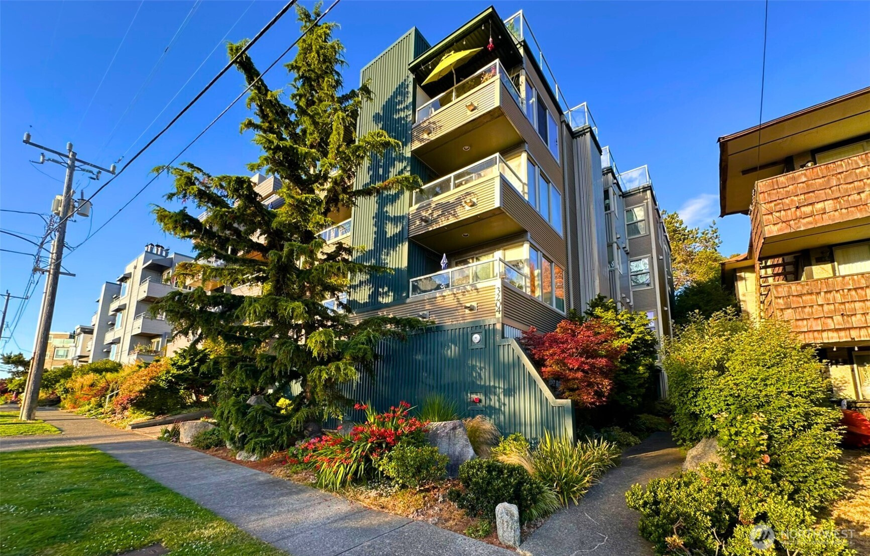 3204 Alki Avenue SW, Seattle, WA 98116