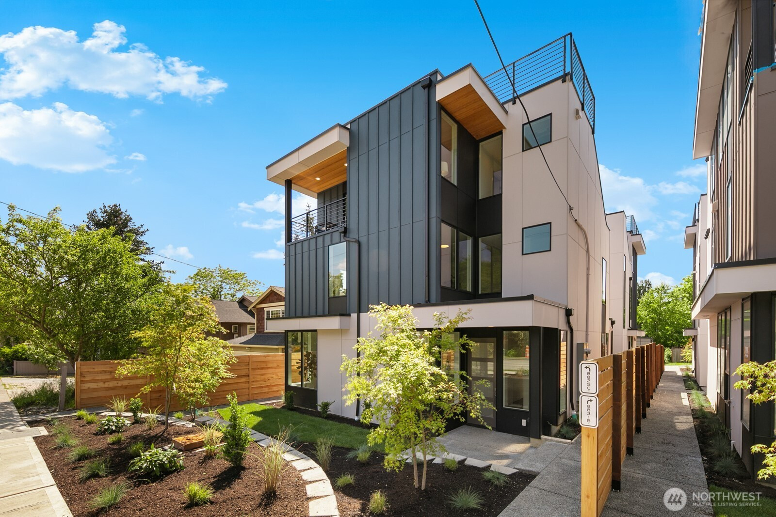 8833 Wallingford Avenue N, Seattle, WA 98103