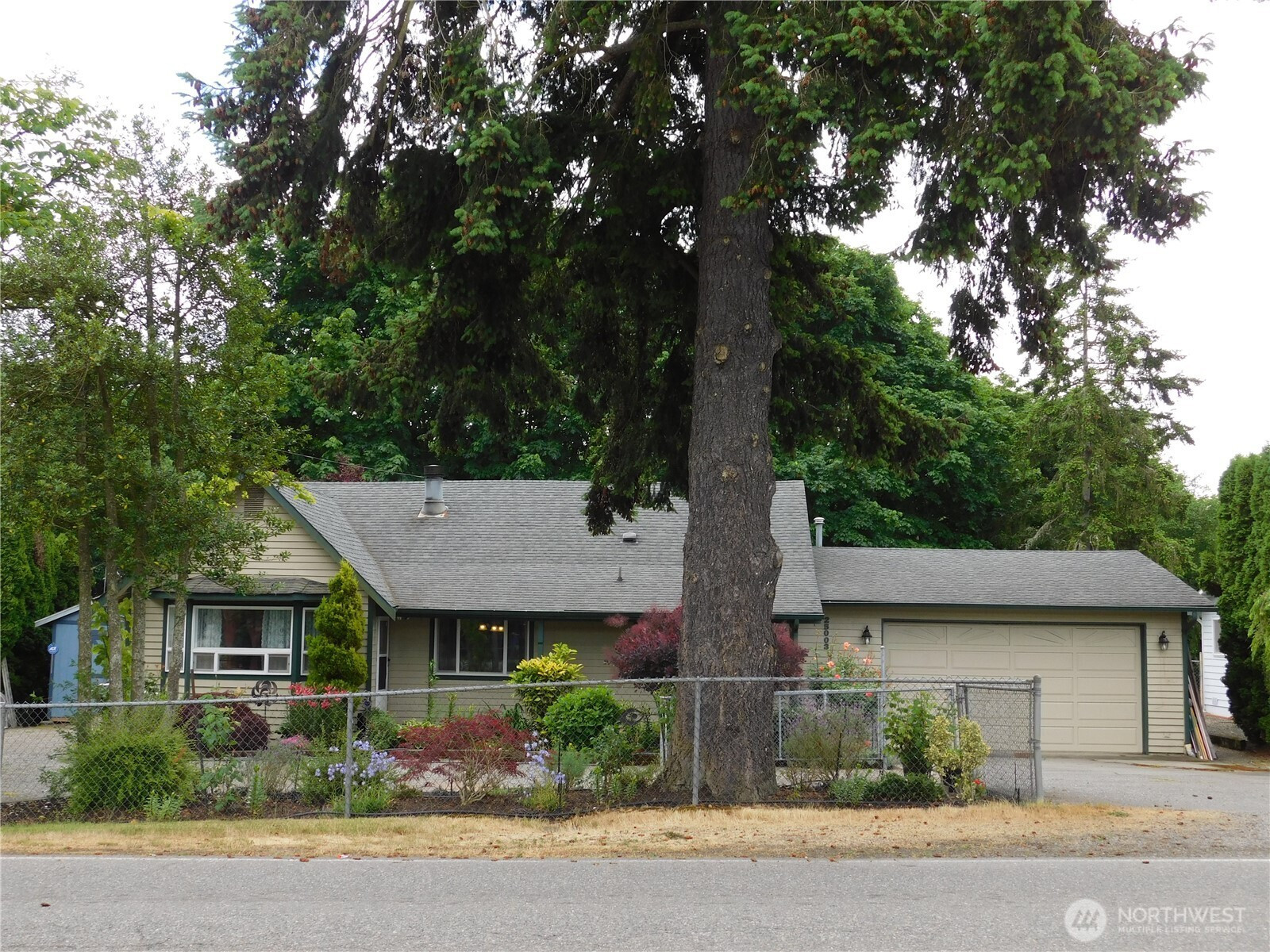 25003 16th Avenue S, Des Moines, WA 98198
