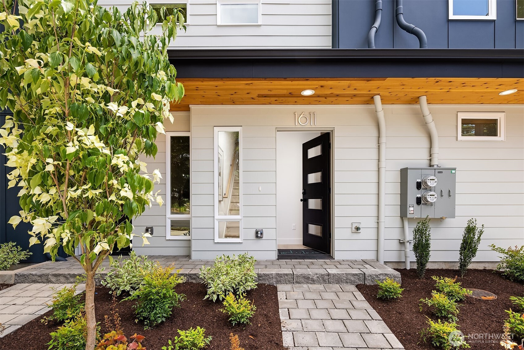 1611 N 50th Street, Seattle, WA 98103