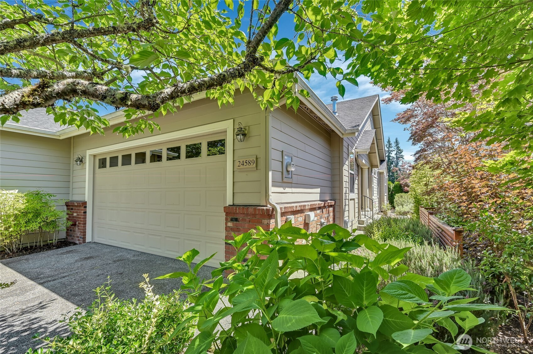 24589 NE 118th Place, Redmond, WA 98053