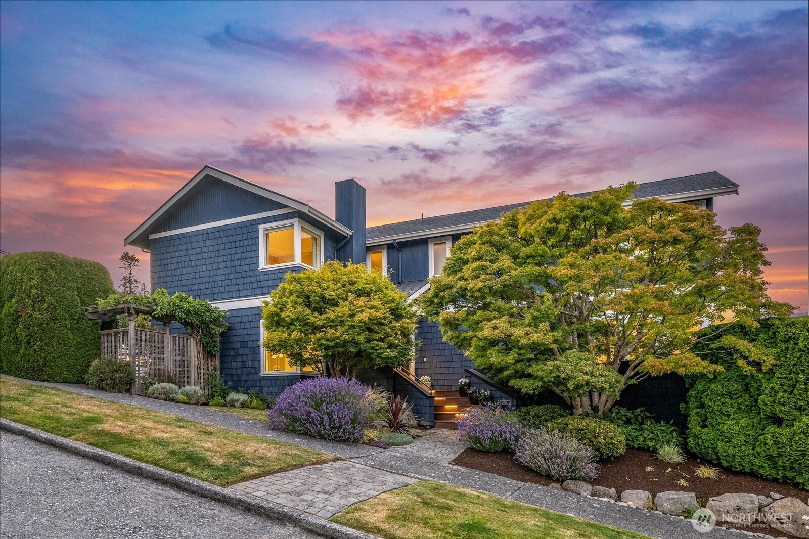 3904 W Sheridan Street, Seattle, WA 98199
