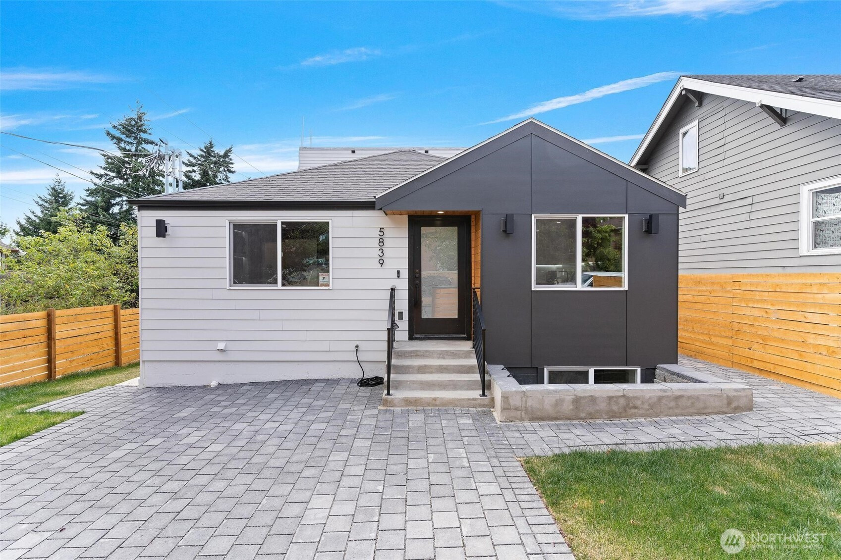 5839 17th Avenue S, Seattle, WA 98108