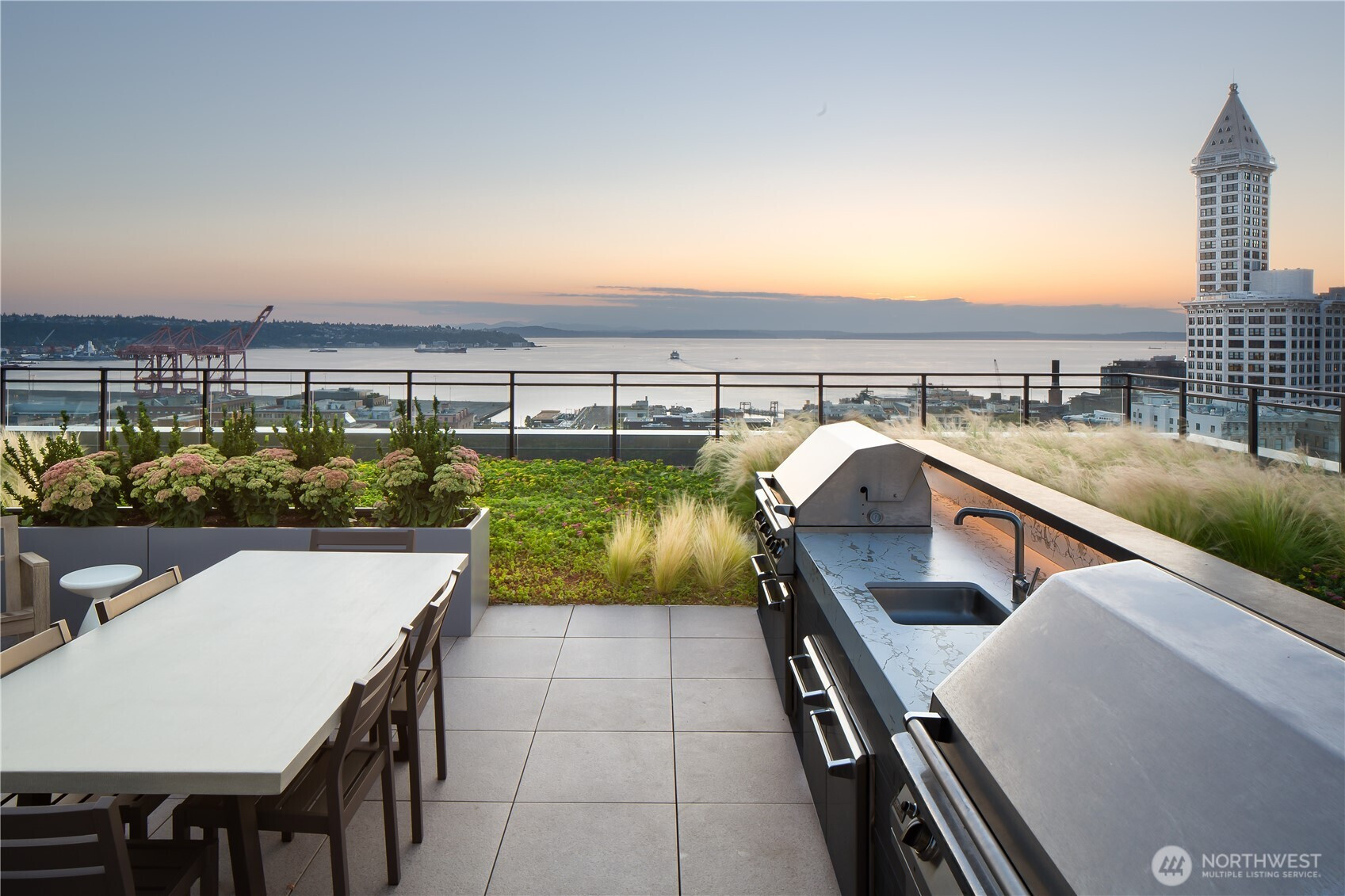 450 S Main St, Seattle, WA 98104