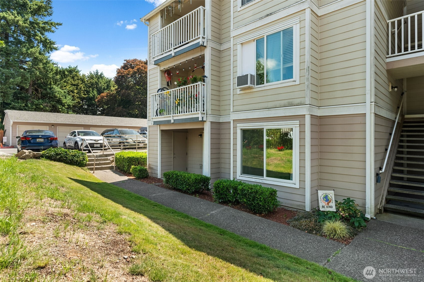 3715 S 182nd Street, SeaTac, WA 98188