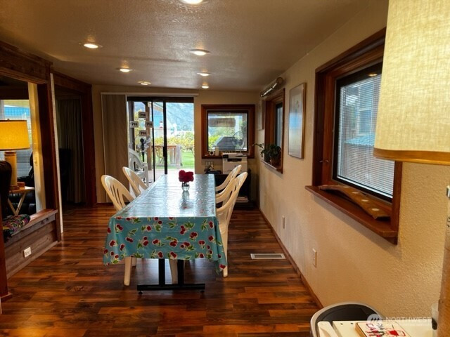 15 Oro Beach Drive, Oroville, WA 98844