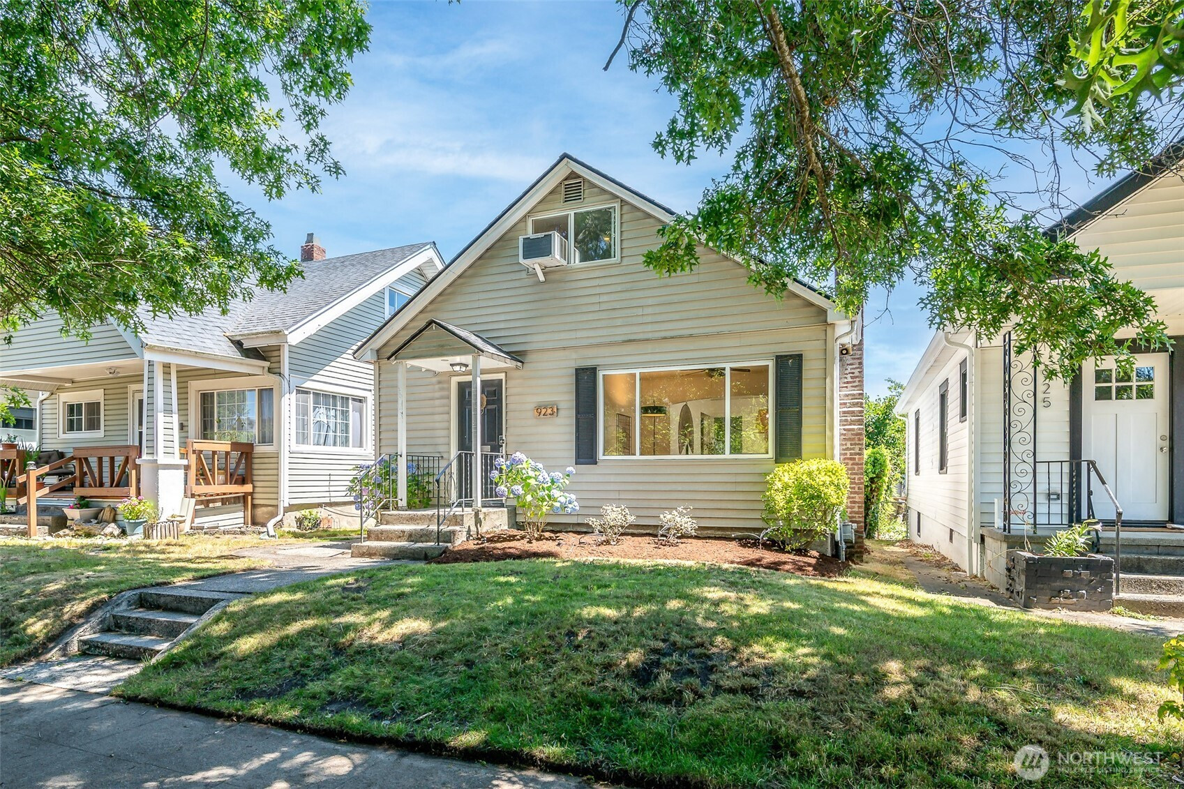 923 S Grant Avenue, Tacoma, WA 98405