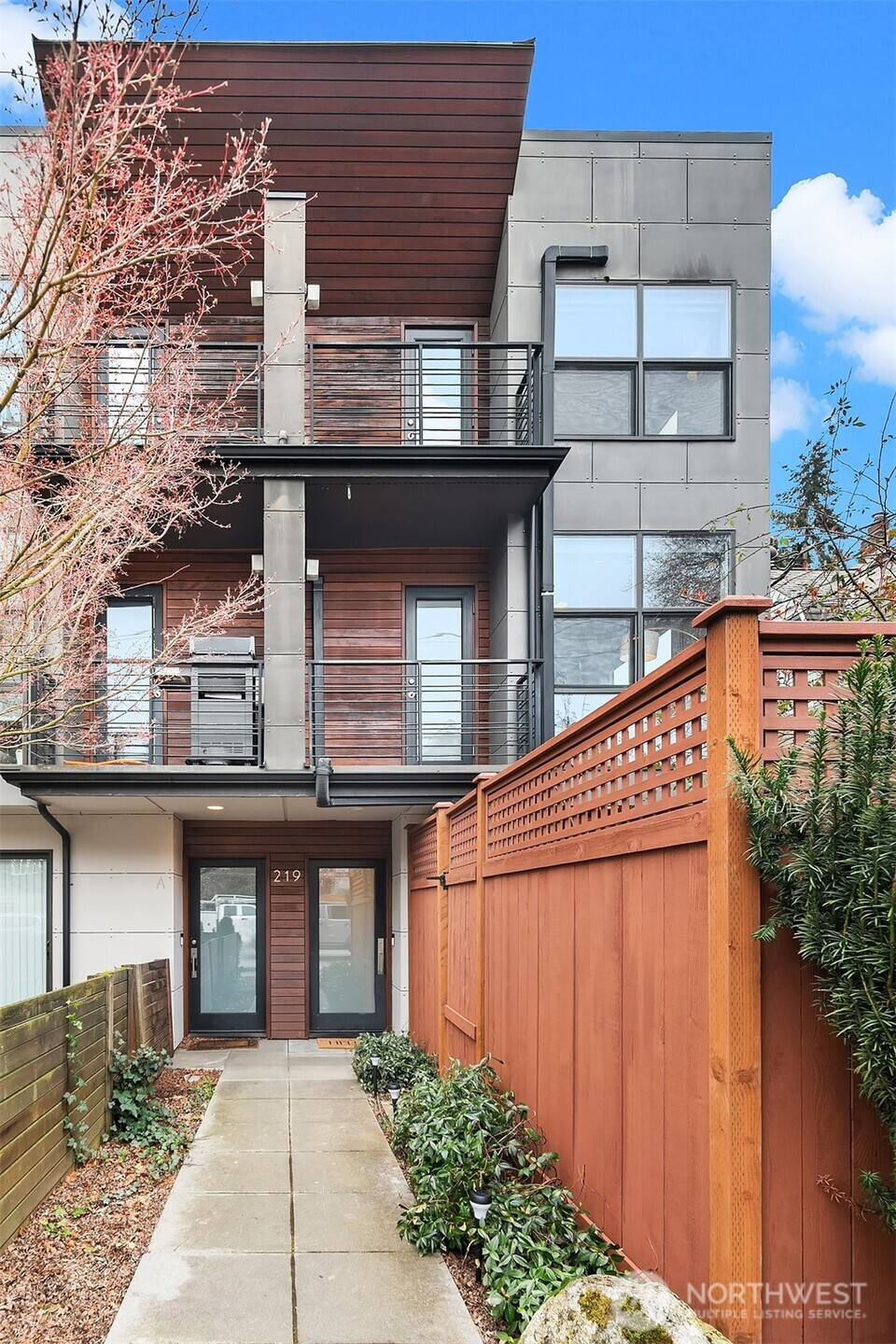 219 12th Ave E, Seattle, WA 98102