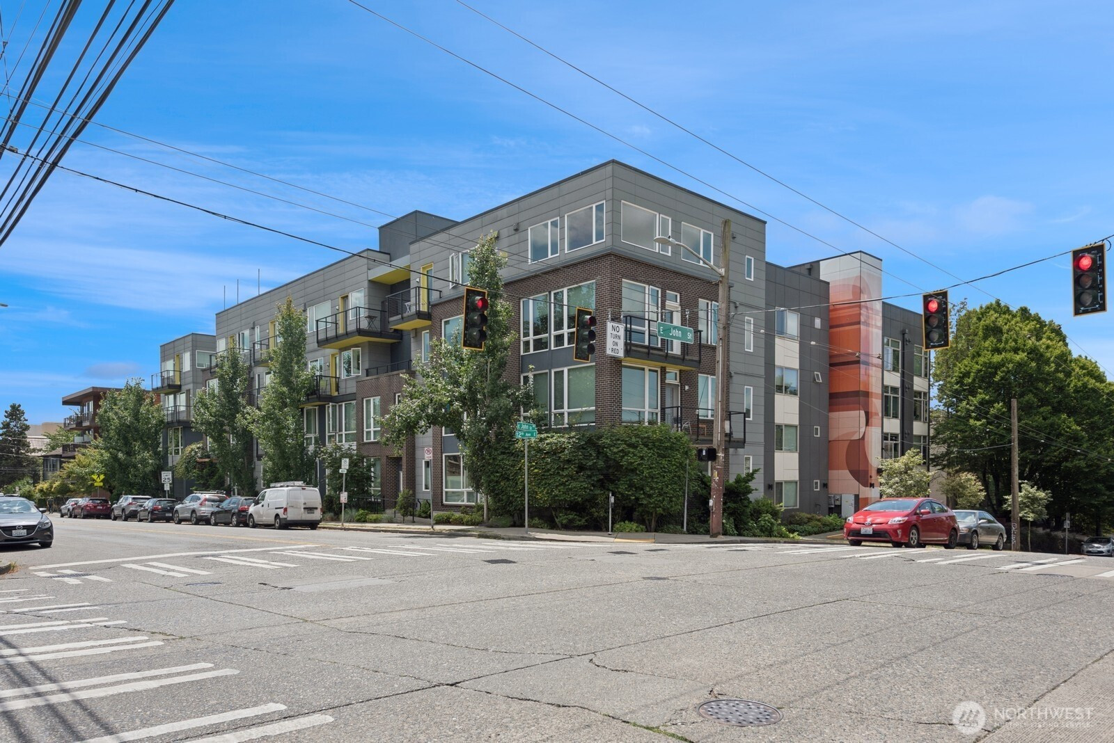 121 12th Avenue E, Seattle, WA 98102