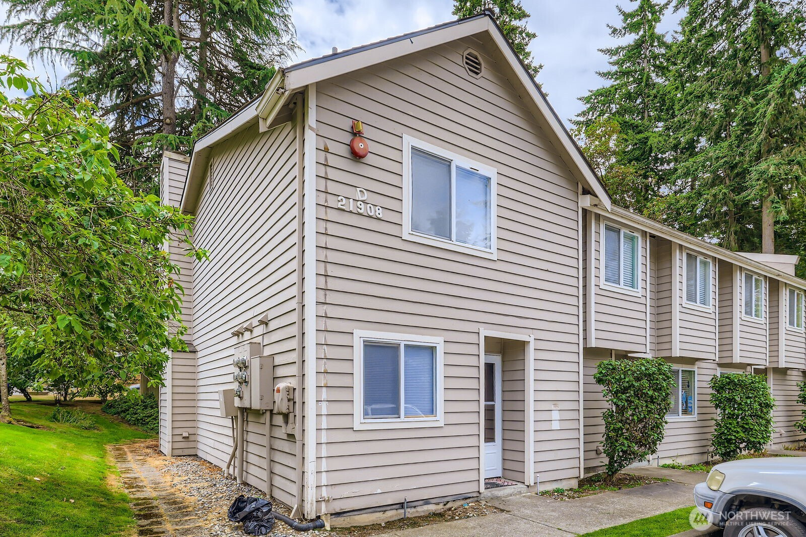 21908 56th Avenue W, Mountlake Terrace, WA 98043