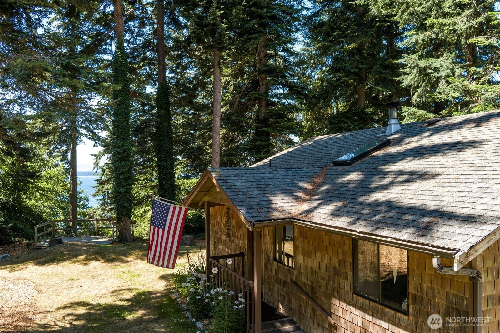 2140 Inverness Way, Coupeville, WA 98239