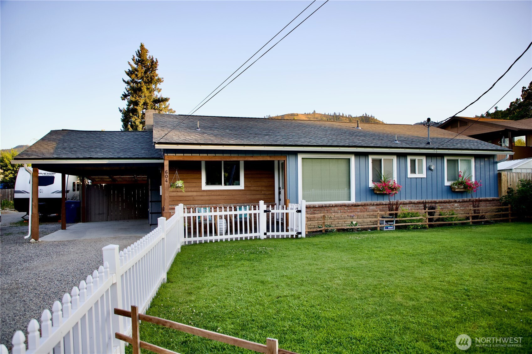 604 Pioneer Avenue, Cashmere, WA 98815